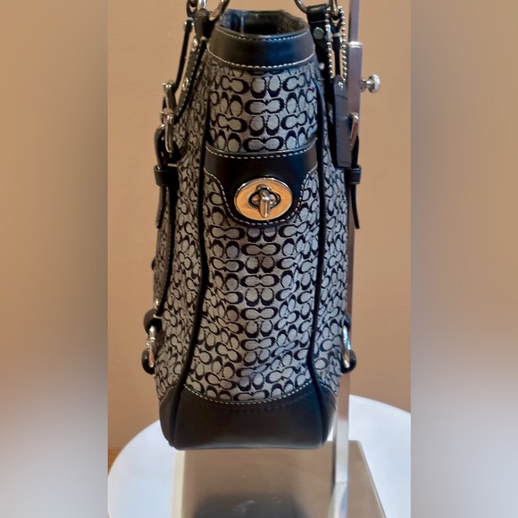 Coach Signature Gallery Jacquard Tote with matching wallet-EUC - Picture 6 of 10